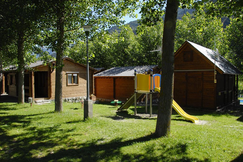 Bungalows Nou Camping La Guingueta D'Aneu Luaran gambar